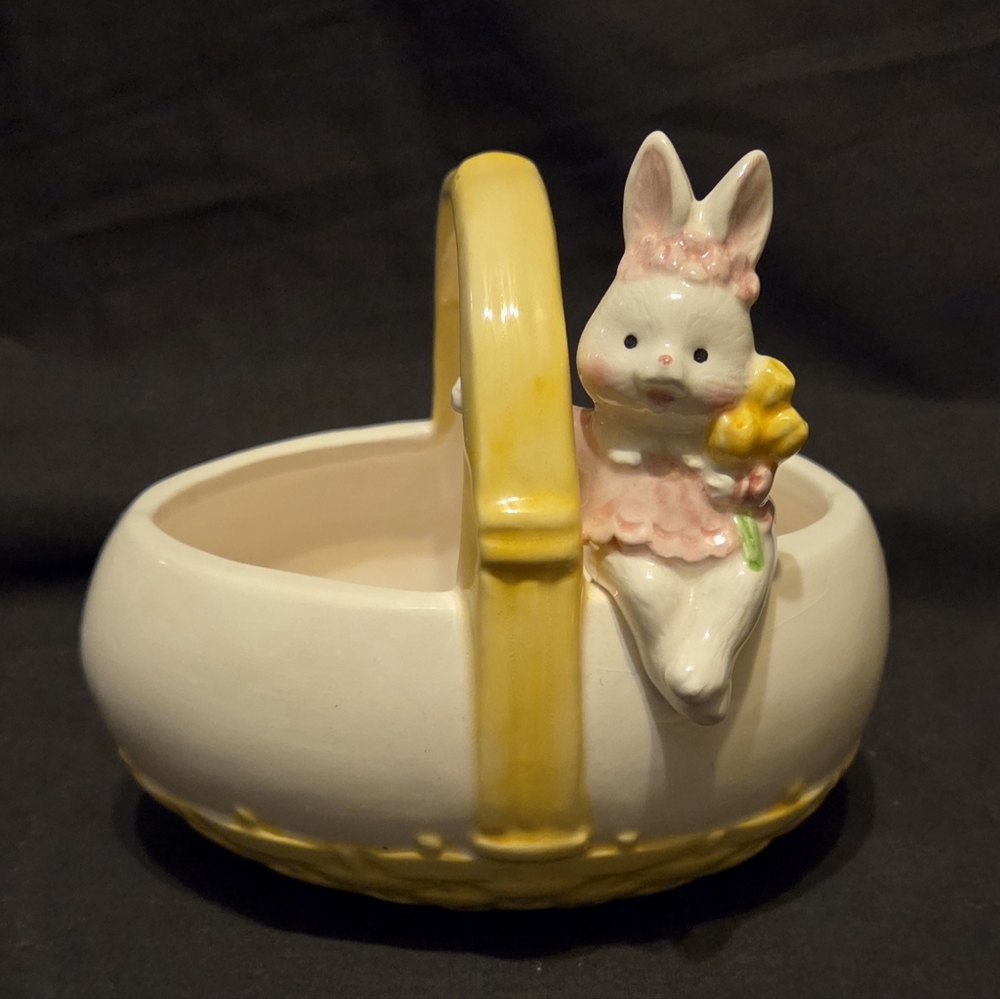 Vintage Easter Bunny Ceramic Basket 5x4.5x3.5"